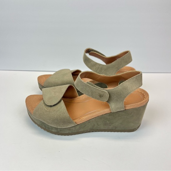 Vionic Hoola Astrid Il Taupe Wedge Sandals Size 9.5 - Picture 2 of 8